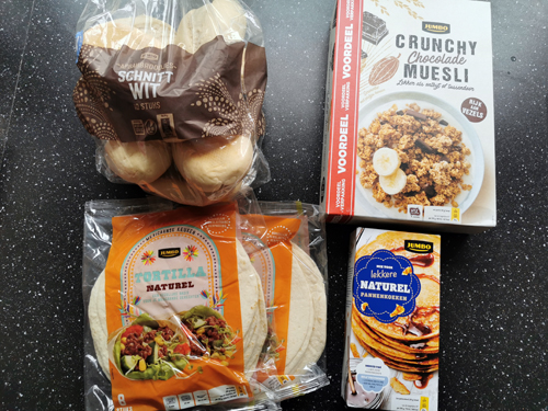 weekboodschappen afbakbroodjes wraps cruesli